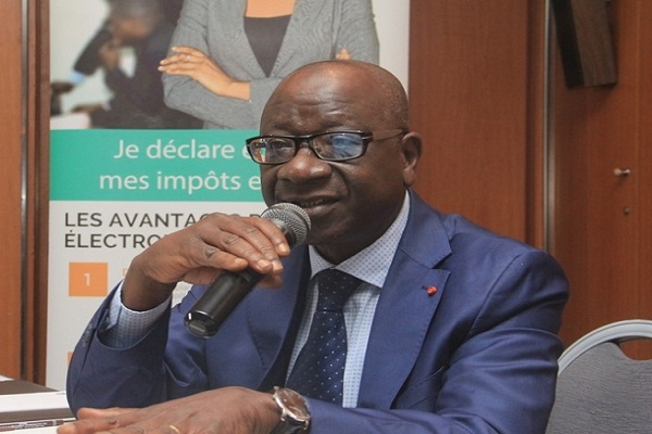 Lire la suite à propos de l’article Impôts: l&rsquo;administration fiscale ivoirienne compte mobiliser 3697,3 milliards de FCFA comme recettes d&rsquo;ici la fin de l&rsquo;année 2023